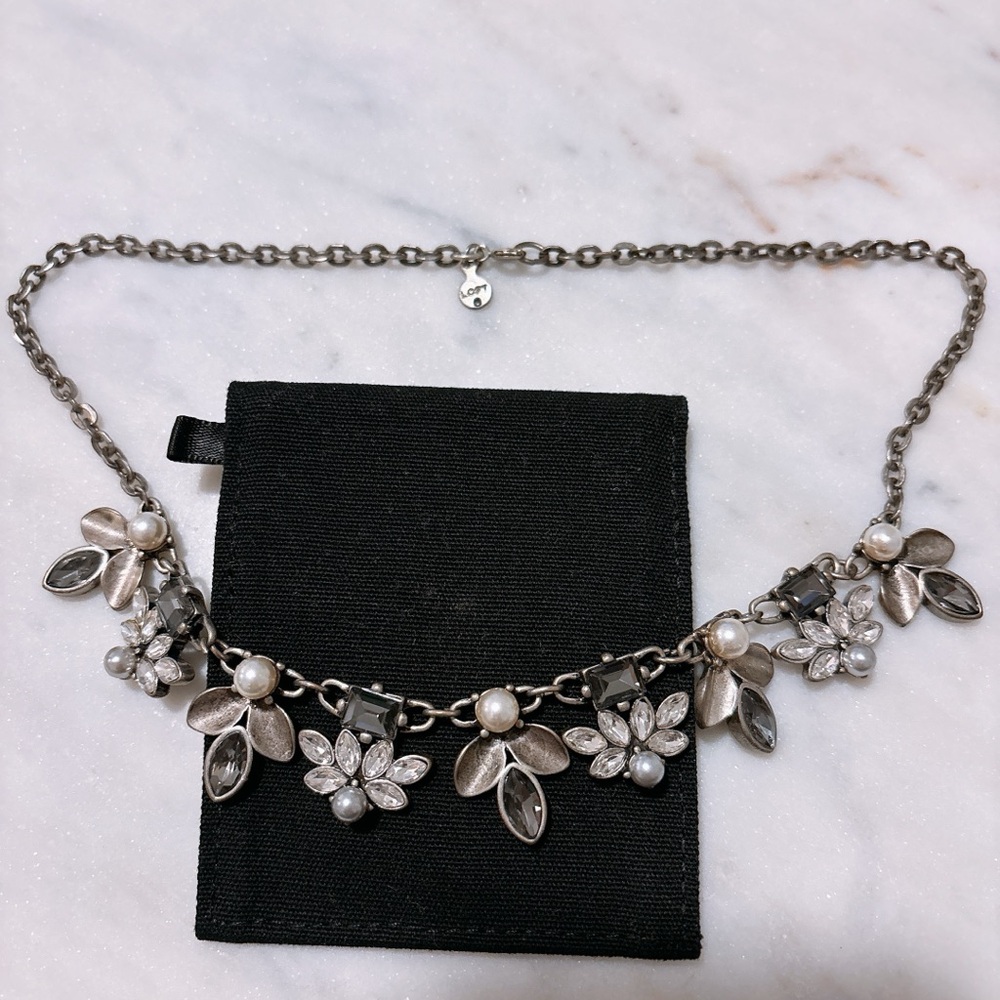 Ann Taylor Flower Necklace